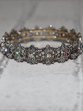 ✨ Multicolor Stone Stretch Bracelet · 7" · Ornate Metalwork